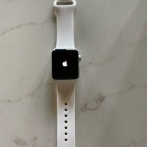 Apple Watch Series 2 38mm Aluminum Case with With White Sport Band